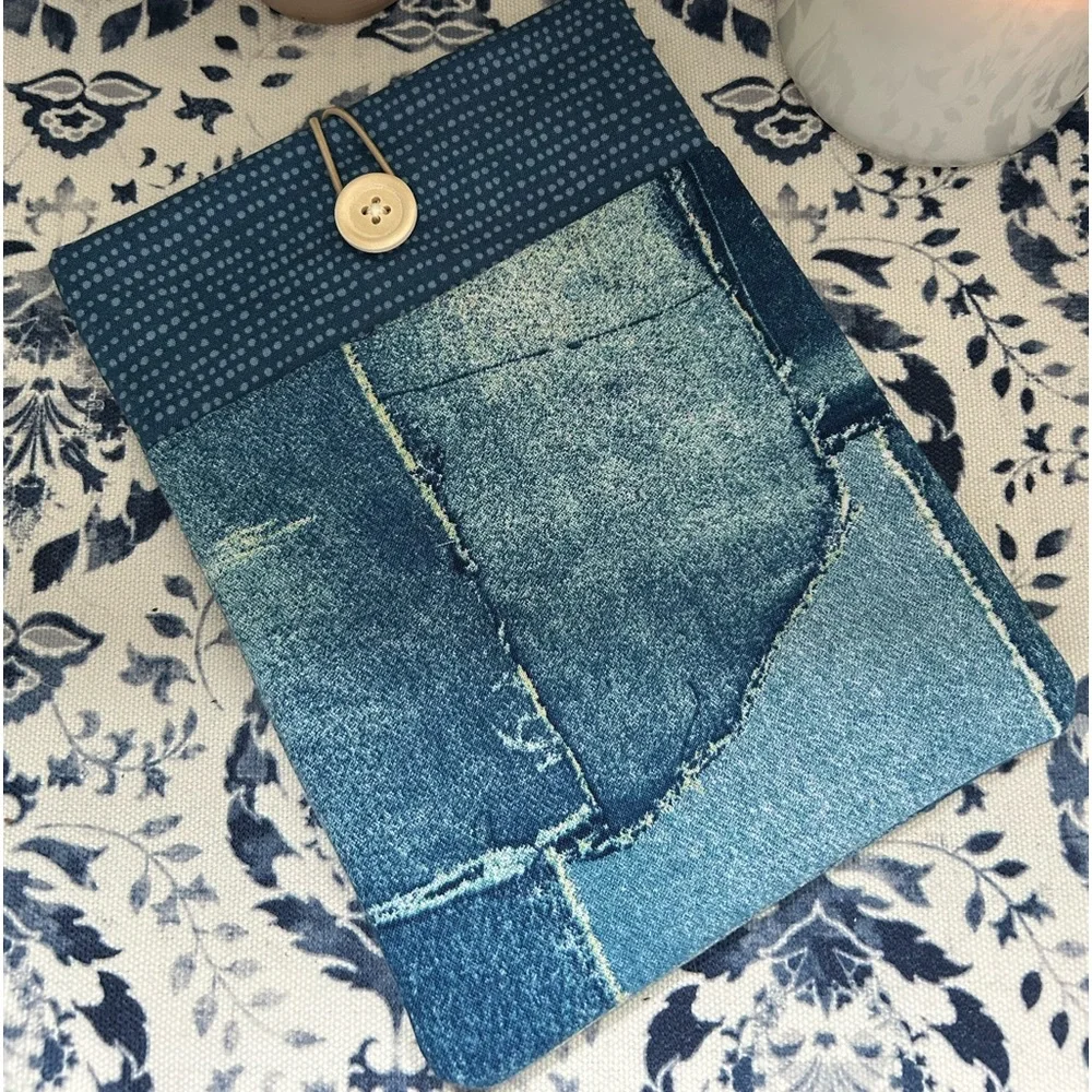 Looks Like Denim Padded Sleeve l Front pocket l button l Handmade l Kindle